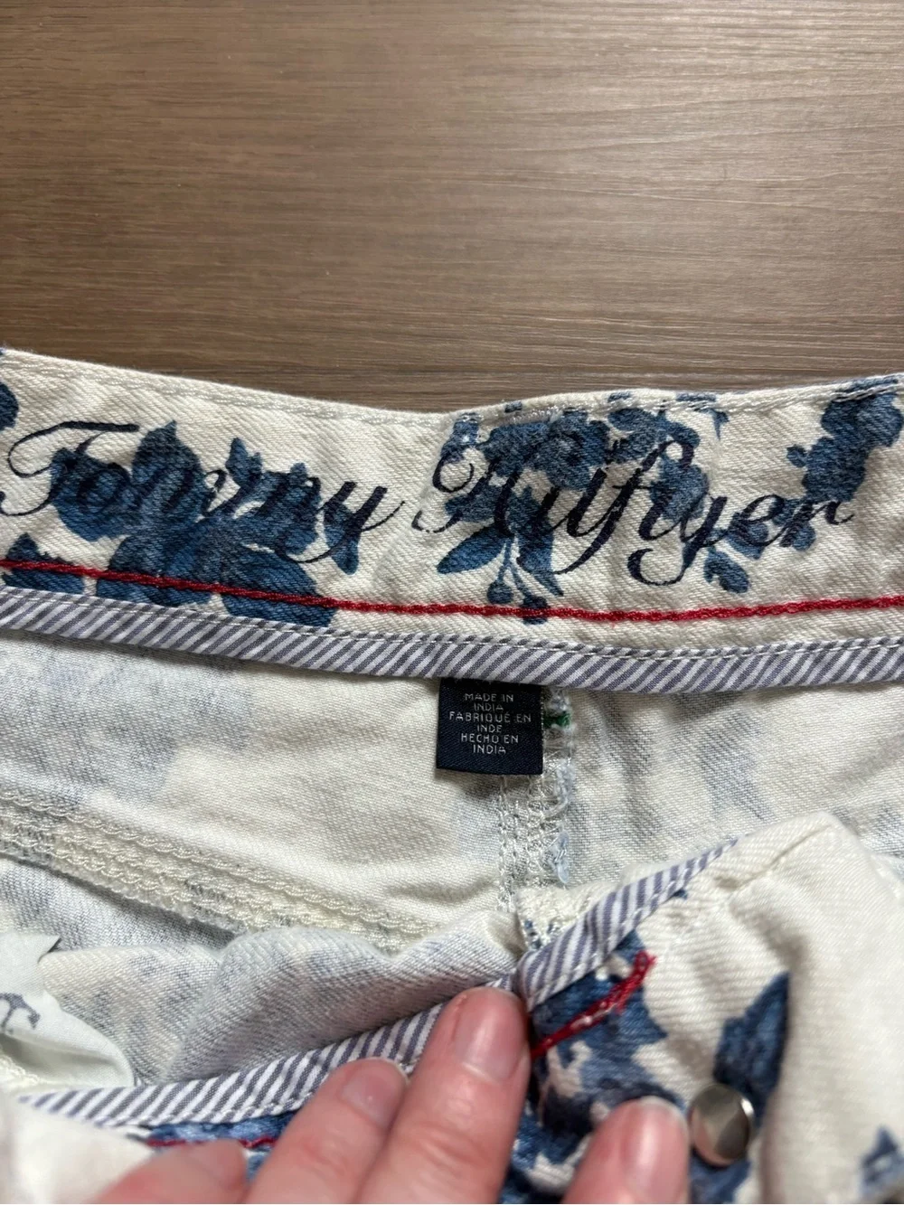 Tommy Hilfiger Floral Print Denim Shorts in white and blue- size 4